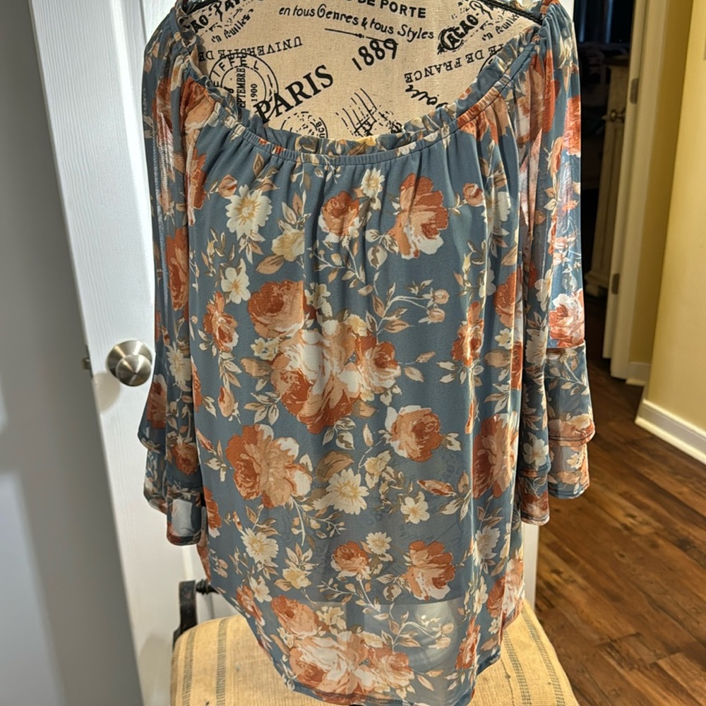 APT9 large women’s floral on the shoulder or off the shoulder blouse